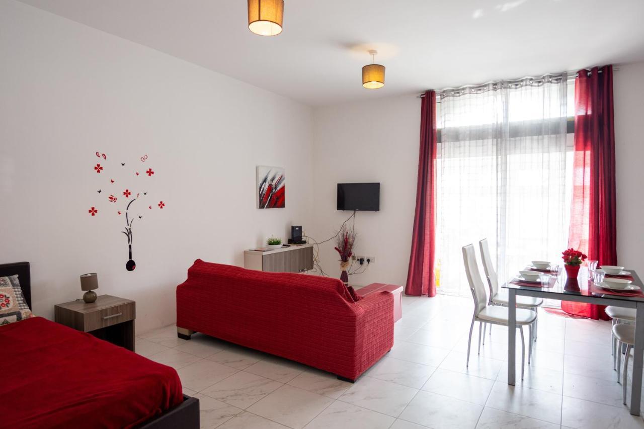 Seafront Apartment Between Valletta And Sliema Msida Exterior photo